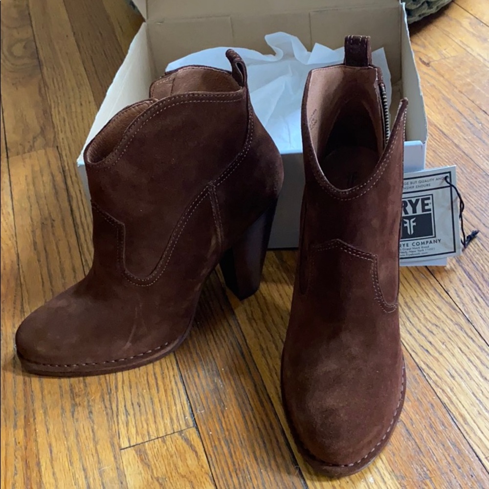 Frye Madeline Short brown suede boot size 10